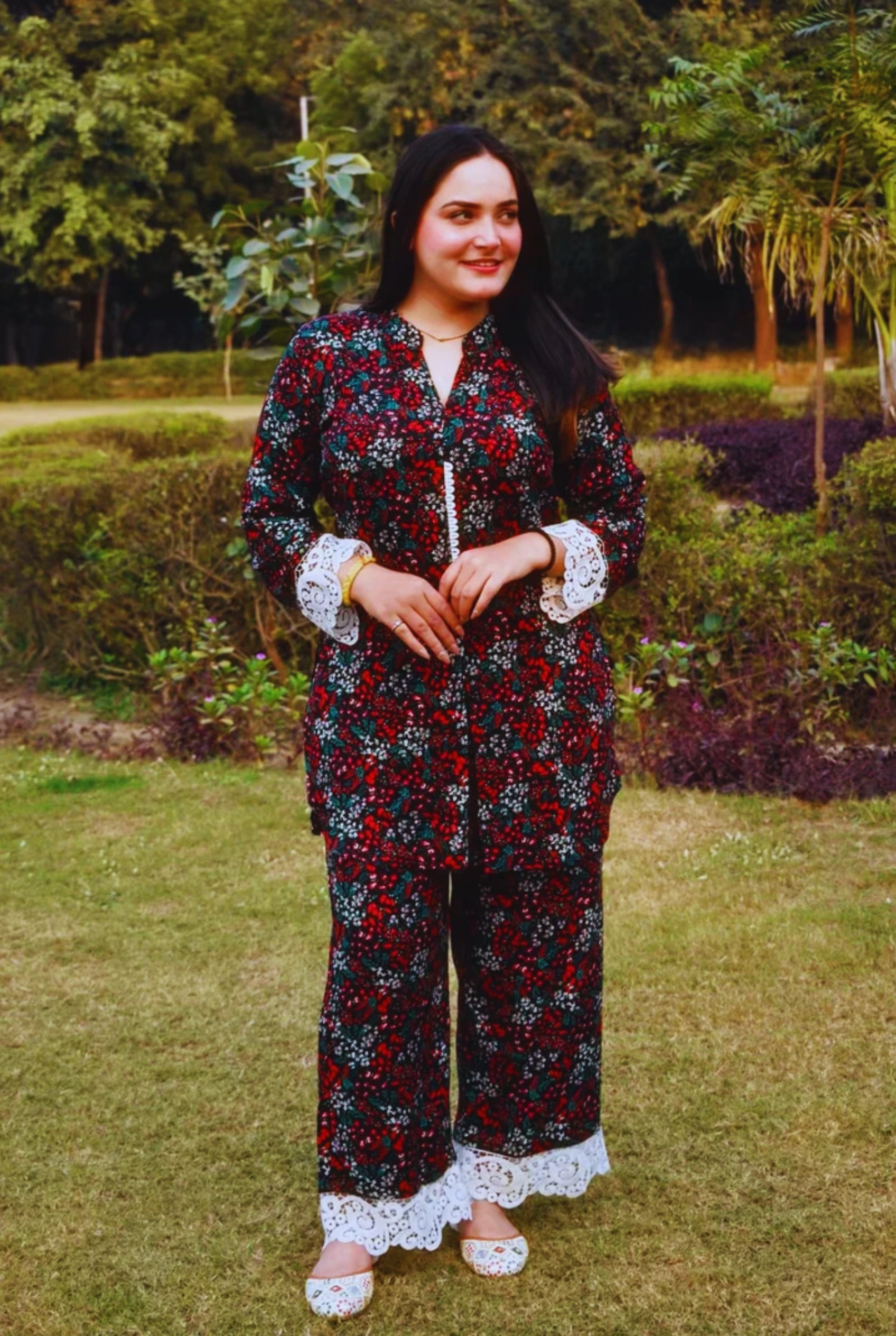 Black Floral Printed Cotton Kurti–Palazzo Set with Lace Cuff & Hem Detailing | Stylish Ethnic Co-ord for Daily & Festive Wear